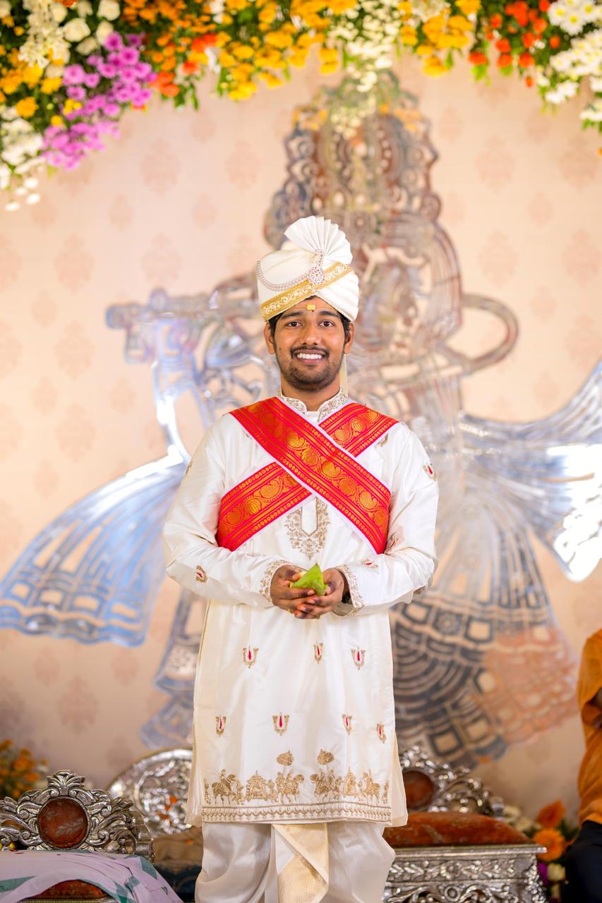 Ivory Pattu Pancha Kurta