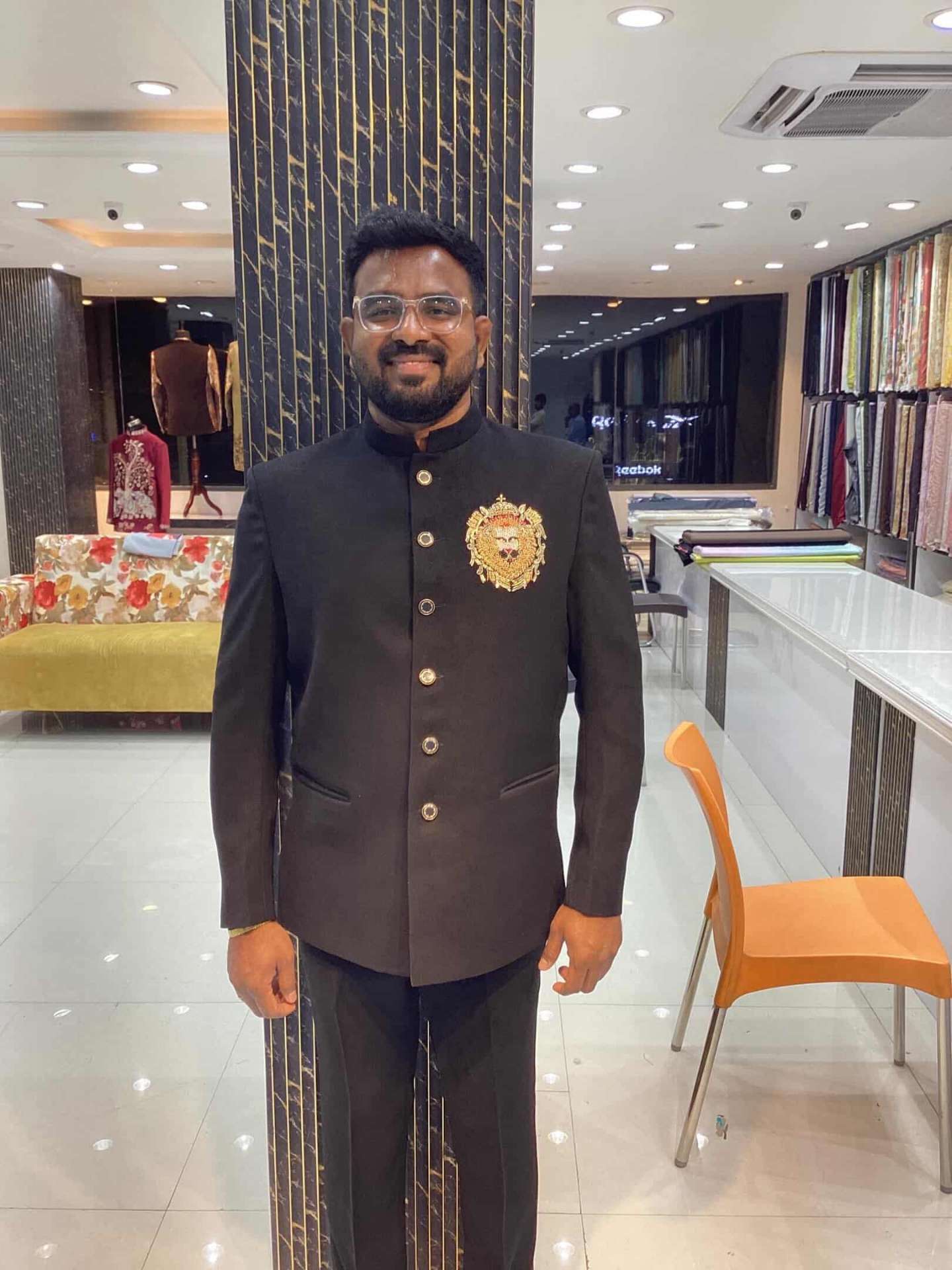 Black Gold Lion Crest Jodhpuri